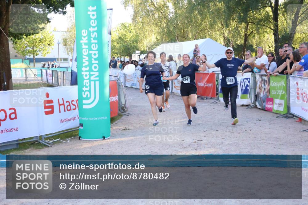 07.09.2025 - 19. Norderstedt Triathlon Zöllner http://msf.ph/oto/8780482 07.09.2025 17:35:52 Ziel 376, 934, 1454 meine-sportfotos.de