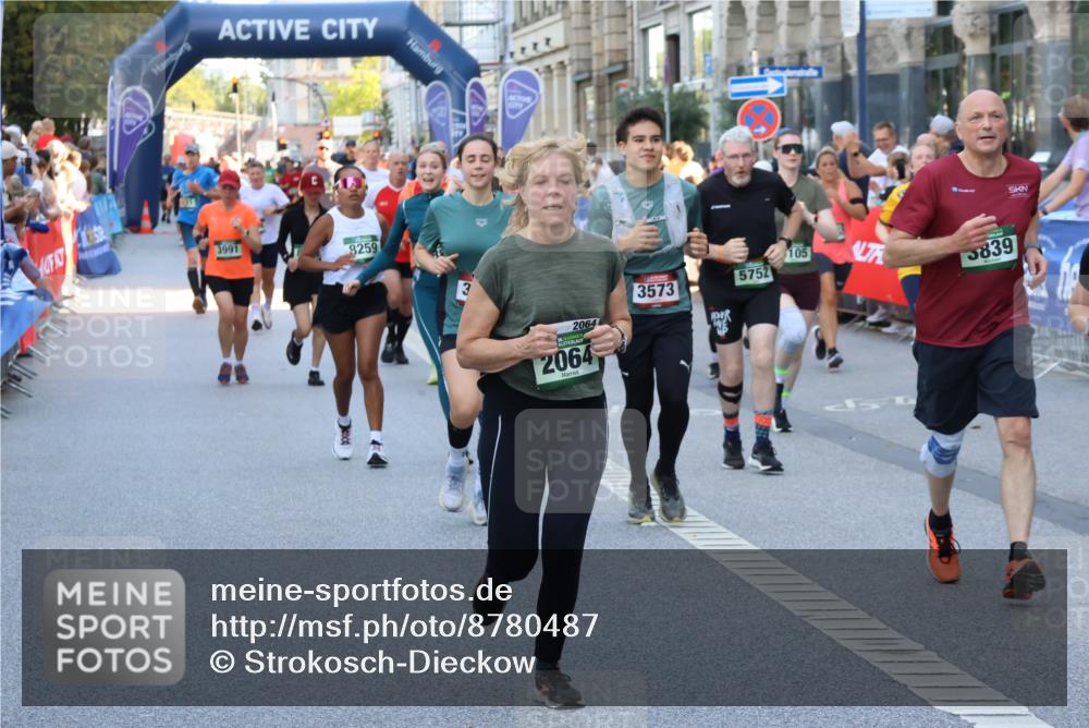 07.09.2025 - BARMER Alsterlauf Strokosch-Dieckow http://msf.ph/oto/8780487 07.09.2025 10:06:05 Ziel 2237, 2254, 2277, 2344, 2380, 2467, 2468, 2523, 3157, 3184, 3212, 3275, 3321, 3345, 3428, 3439, 3490, 3810, 3957, 3958, 4205, 4272, 4319, 4356, 4455, 4525, 4537, 4591, 5050, 5217, 5240, 5348, 5595, 5759, 5762, 5934, 6036, 6045, 6149, 6173, 6231, 6299, 6302, 8076, 8152, 8212 meine-sportfotos.de