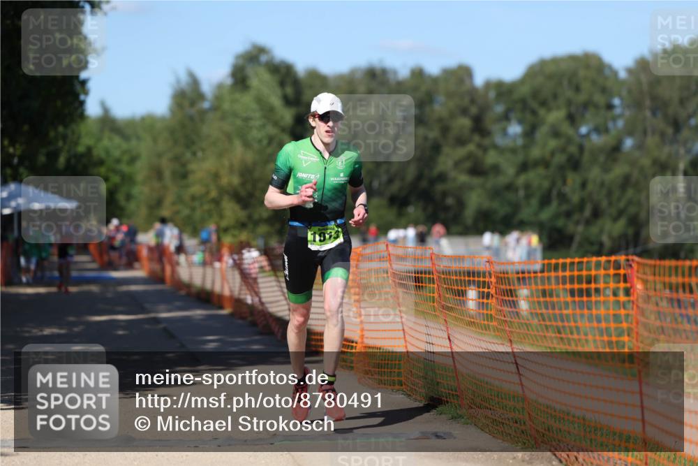 07.09.2025 - 19. Norderstedt Triathlon Michael Strokosch http://msf.ph/oto/8780491 07.09.2025 15:01:02 Laufen 1013 meine-sportfotos.de