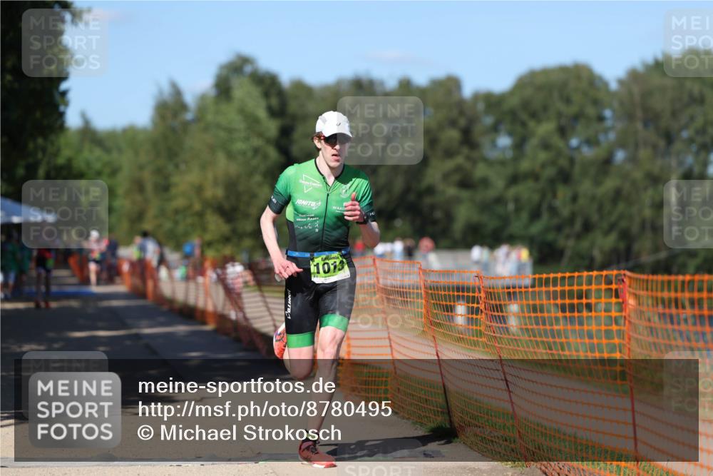 07.09.2025 - 19. Norderstedt Triathlon Michael Strokosch http://msf.ph/oto/8780495 07.09.2025 15:01:02 Laufen 1013 meine-sportfotos.de