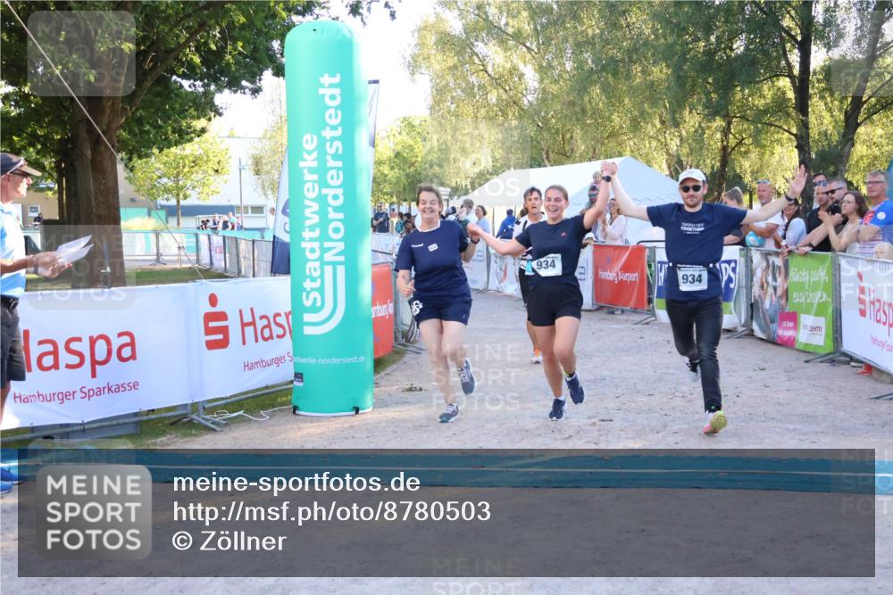 07.09.2025 - 19. Norderstedt Triathlon Zöllner http://msf.ph/oto/8780503 07.09.2025 17:35:53 Ziel 376, 934, 1454 meine-sportfotos.de