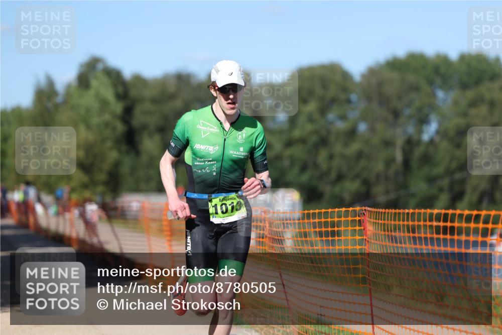 07.09.2025 - 19. Norderstedt Triathlon Michael Strokosch http://msf.ph/oto/8780505 07.09.2025 15:01:03 Laufen 1013 meine-sportfotos.de