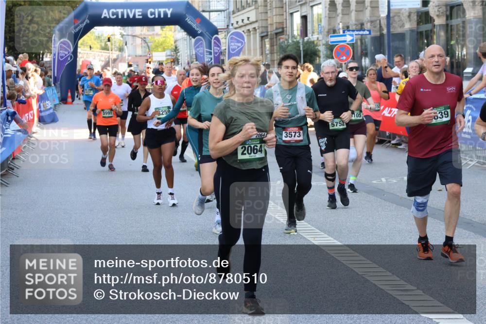 07.09.2025 - BARMER Alsterlauf Strokosch-Dieckow http://msf.ph/oto/8780510 07.09.2025 10:06:05 Ziel 2237, 2254, 2277, 2344, 2380, 2467, 2468, 2523, 3157, 3184, 3212, 3275, 3321, 3345, 3428, 3439, 3490, 3810, 3957, 3958, 4205, 4272, 4319, 4356, 4455, 4525, 4537, 4591, 5050, 5217, 5240, 5348, 5595, 5759, 5762, 5934, 6036, 6045, 6149, 6173, 6231, 6299, 6302, 8076, 8152, 8212 meine-sportfotos.de