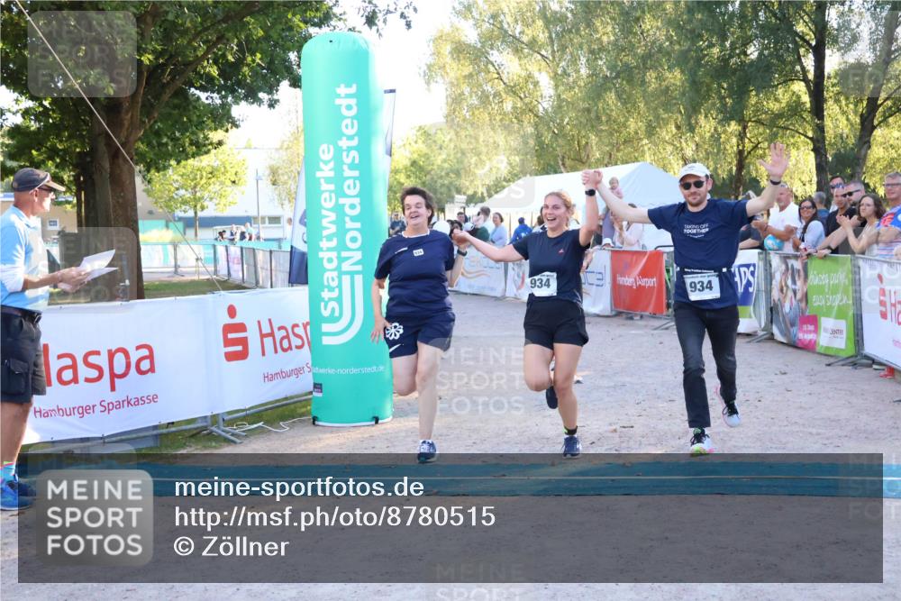 07.09.2025 - 19. Norderstedt Triathlon Zöllner http://msf.ph/oto/8780515 07.09.2025 17:35:53 Ziel 376, 934, 1454 meine-sportfotos.de