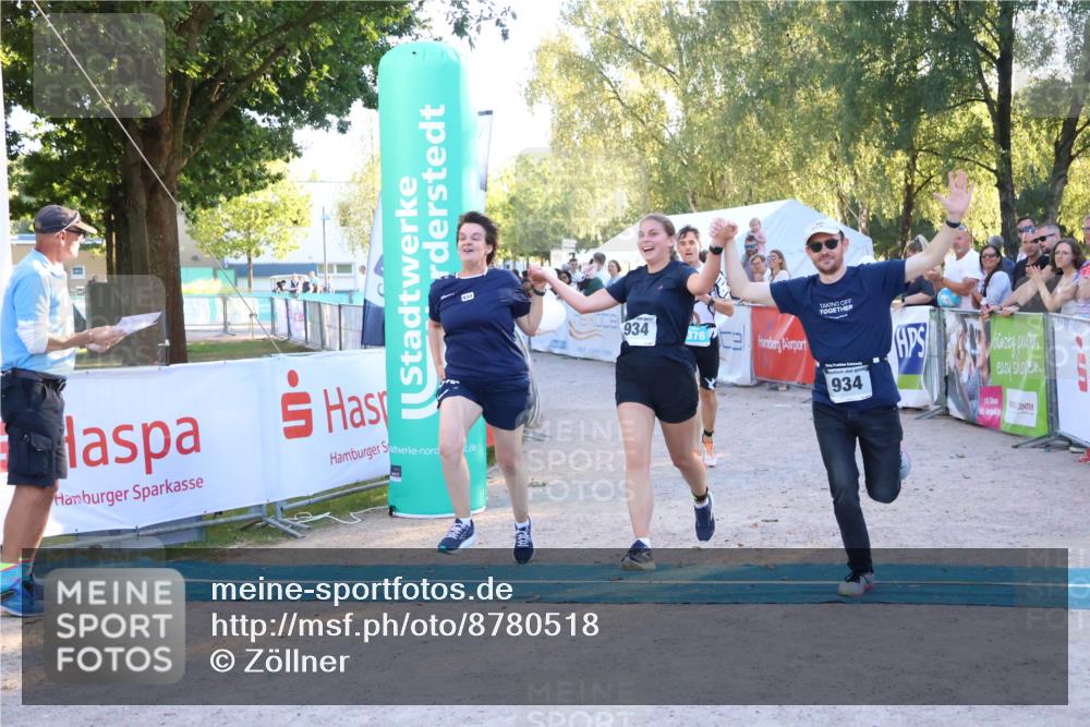 07.09.2025 - 19. Norderstedt Triathlon Zöllner http://msf.ph/oto/8780518 07.09.2025 17:35:54 Ziel 376, 934, 1454 meine-sportfotos.de