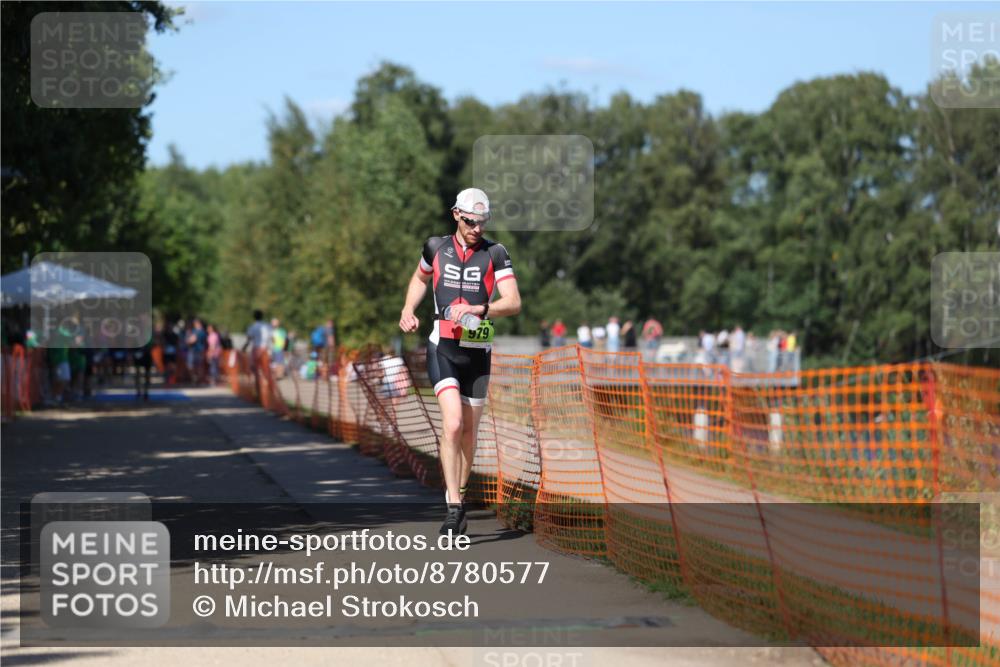 07.09.2025 - 19. Norderstedt Triathlon Michael Strokosch http://msf.ph/oto/8780577 07.09.2025 15:01:19 Laufen 979, 986 meine-sportfotos.de