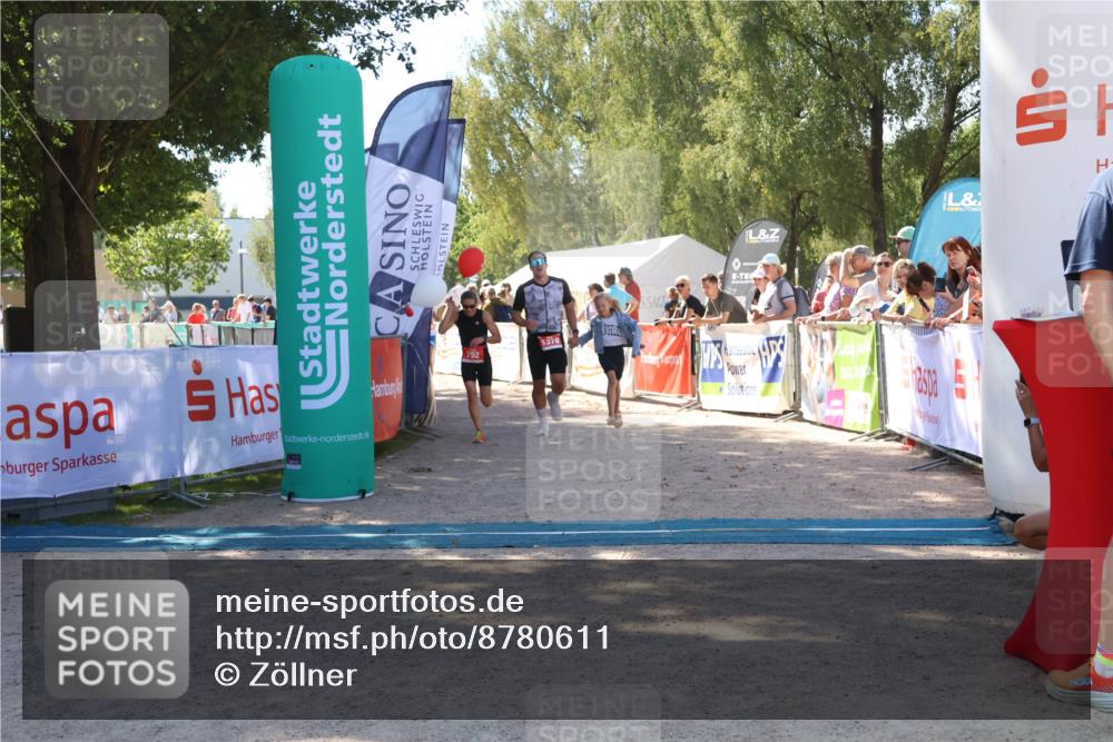 07.09.2025 - 19. Norderstedt Triathlon Zöllner http://msf.ph/oto/8780611 07.09.2025 12:51:10 Ziel 792, 1220, 1378 meine-sportfotos.de