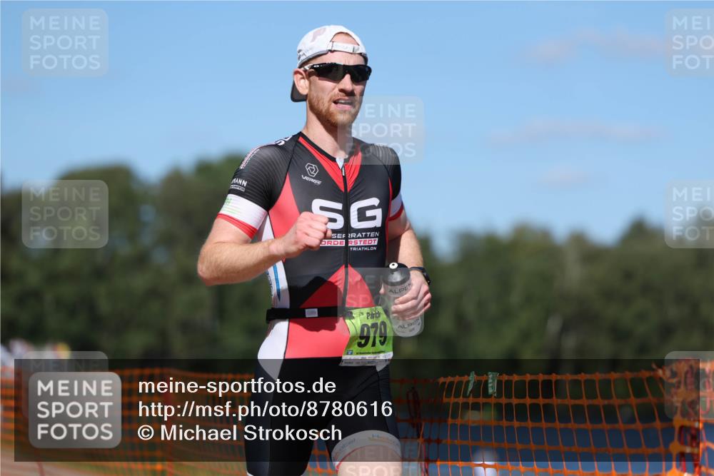 07.09.2025 - 19. Norderstedt Triathlon Michael Strokosch http://msf.ph/oto/8780616 07.09.2025 15:01:23 Laufen 979 meine-sportfotos.de