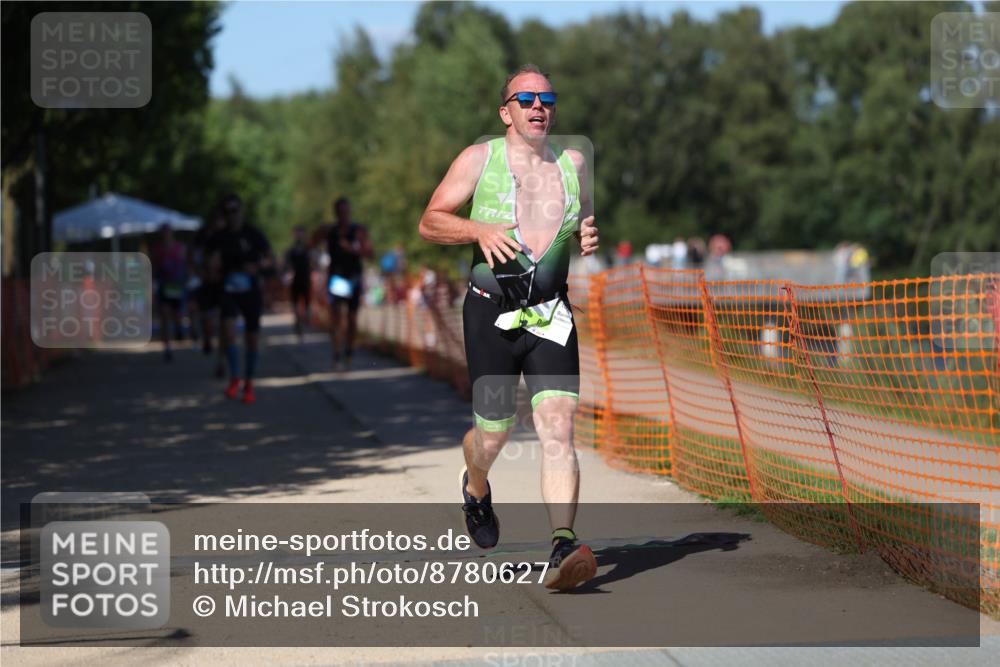 07.09.2025 - 19. Norderstedt Triathlon Michael Strokosch http://msf.ph/oto/8780627 07.09.2025 15:01:37 Laufen 369, 400, 978, 1005 meine-sportfotos.de