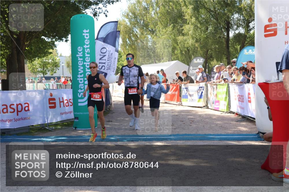 07.09.2025 - 19. Norderstedt Triathlon Zöllner http://msf.ph/oto/8780644 07.09.2025 12:51:12 Ziel 792, 1220, 1378 meine-sportfotos.de