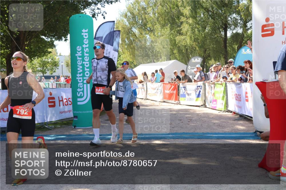 07.09.2025 - 19. Norderstedt Triathlon Zöllner http://msf.ph/oto/8780657 07.09.2025 12:51:13 Ziel 792, 1220, 1378 meine-sportfotos.de