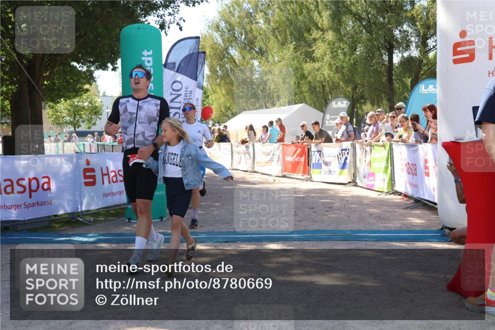 07.09.2025 - 19. Norderstedt Triathlon Zöllner http://msf.ph/oto/8780669 07.09.2025 12:51:13 Ziel 792, 1220, 1378 meine-sportfotos.de