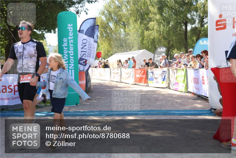 07.09.2025 - 19. Norderstedt Triathlon Zöllner http://msf.ph/oto/8780688 07.09.2025 12:51:14 Ziel 792, 1220, 1378 meine-sportfotos.de