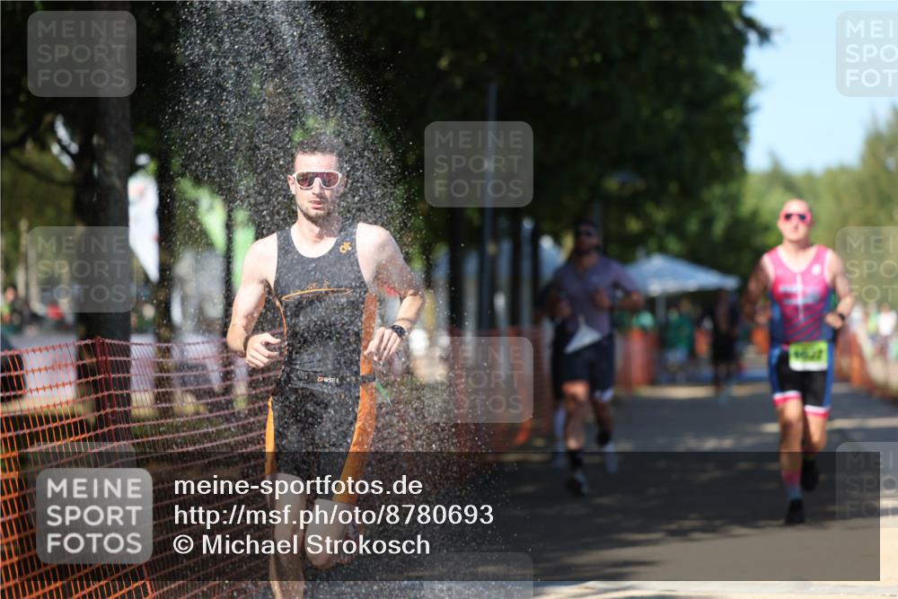 07.09.2025 - 19. Norderstedt Triathlon Michael Strokosch http://msf.ph/oto/8780693 07.09.2025 15:01:46 Laufen 369, 400, 872, 978, 1002, 1022 meine-sportfotos.de