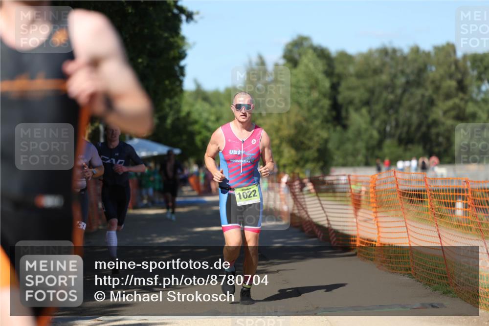 07.09.2025 - 19. Norderstedt Triathlon Michael Strokosch http://msf.ph/oto/8780704 07.09.2025 15:01:47 Laufen 369, 400, 872, 978, 1002, 1022 meine-sportfotos.de