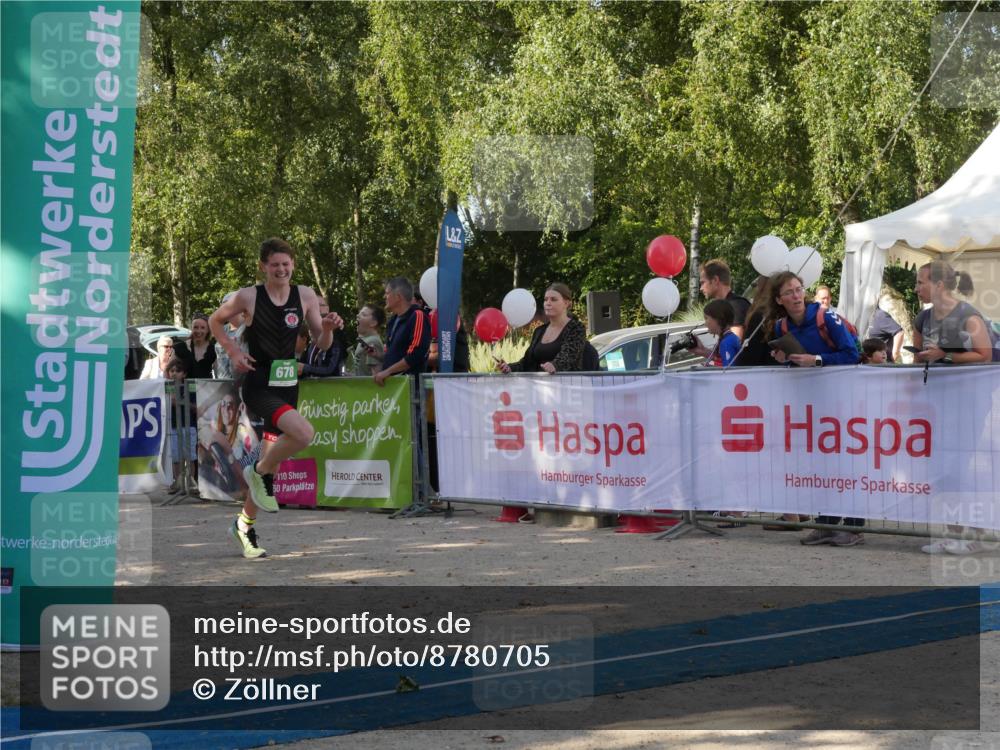 07.09.2025 - 19. Norderstedt Triathlon Zöllner http://msf.ph/oto/8780705 07.09.2025 10:55:08 Ziel 678, 1137, 1143 meine-sportfotos.de
