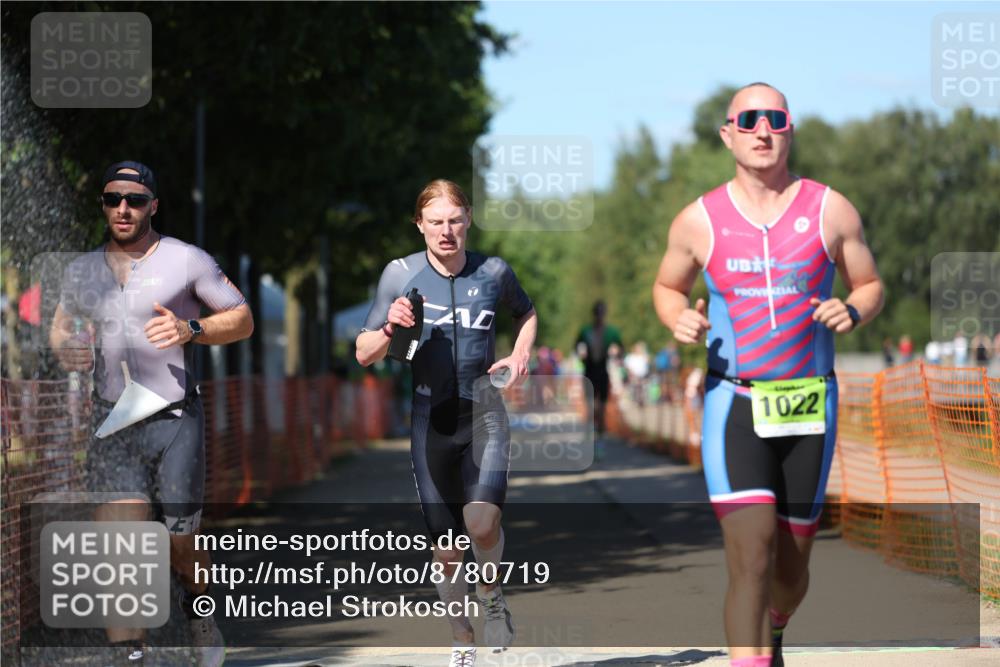 07.09.2025 - 19. Norderstedt Triathlon Michael Strokosch http://msf.ph/oto/8780719 07.09.2025 15:01:49 Laufen 400, 872, 978, 1002, 1014, 1022 meine-sportfotos.de