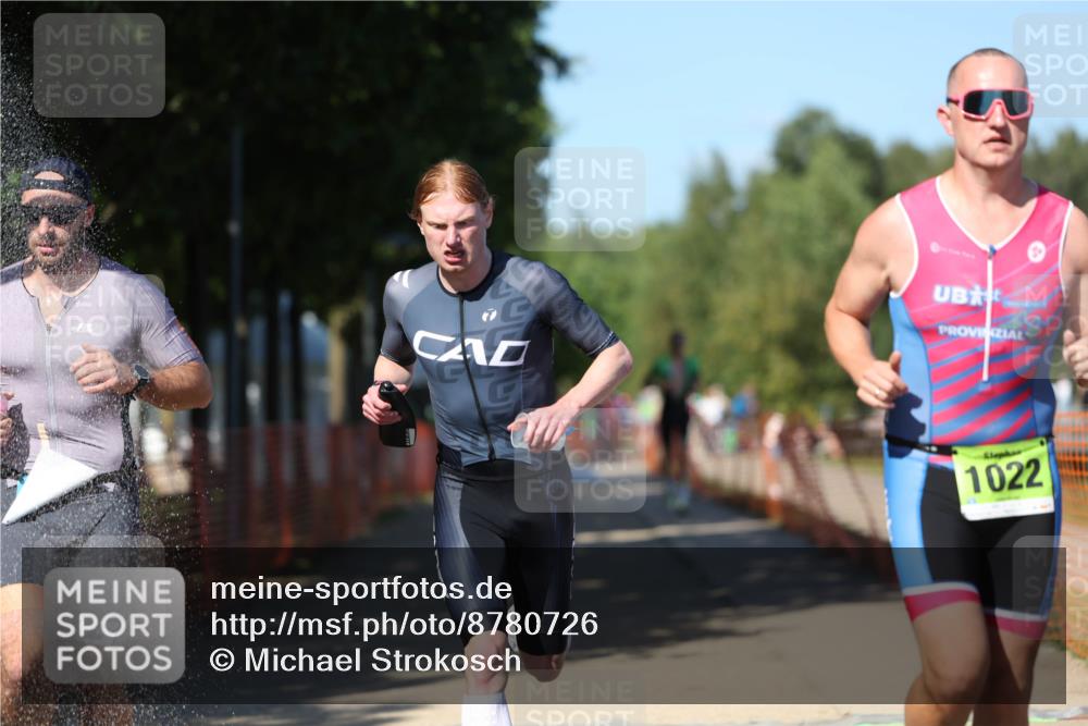 07.09.2025 - 19. Norderstedt Triathlon Michael Strokosch http://msf.ph/oto/8780726 07.09.2025 15:01:49 Laufen 400, 872, 978, 1002, 1014, 1022 meine-sportfotos.de