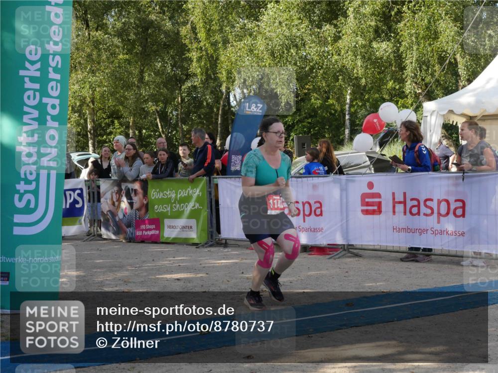 07.09.2025 - 19. Norderstedt Triathlon Zöllner http://msf.ph/oto/8780737 07.09.2025 10:55:10 Ziel 678, 1137, 1143 meine-sportfotos.de