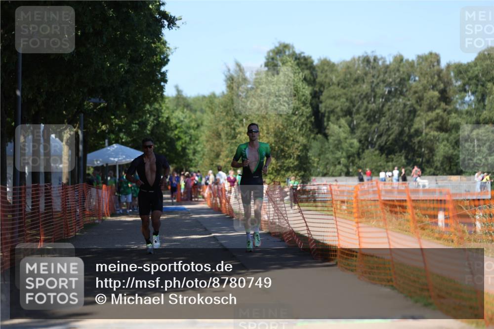 07.09.2025 - 19. Norderstedt Triathlon Michael Strokosch http://msf.ph/oto/8780749 07.09.2025 15:01:53 Laufen 872, 911, 1014 meine-sportfotos.de