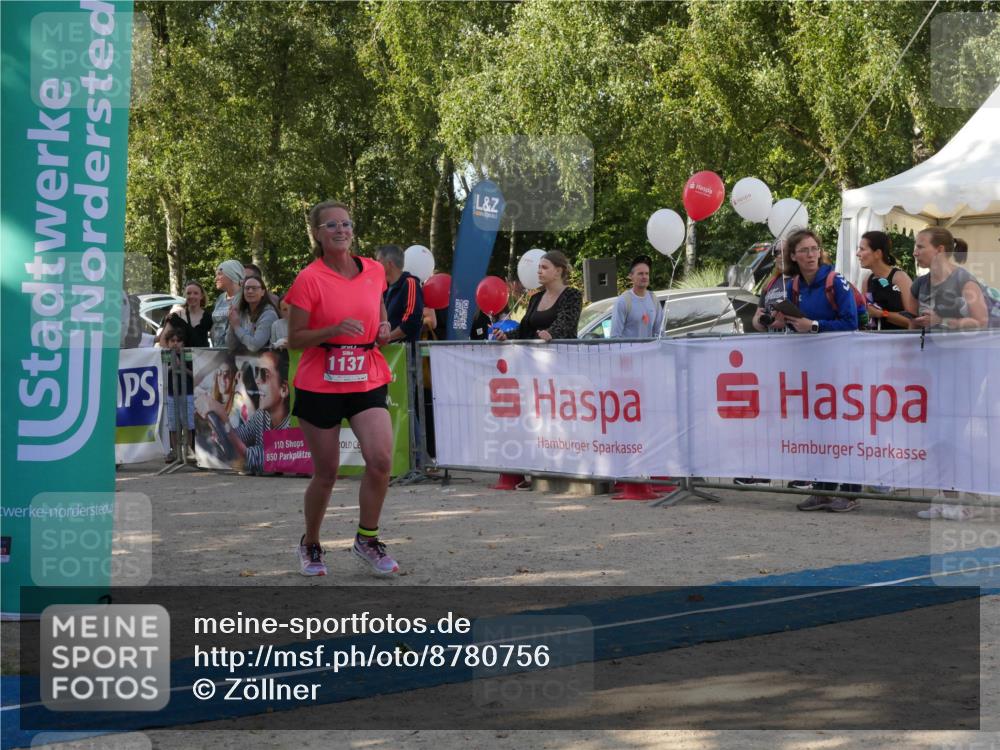 07.09.2025 - 19. Norderstedt Triathlon Zöllner http://msf.ph/oto/8780756 07.09.2025 10:55:12 Ziel 678, 1137, 1143 meine-sportfotos.de