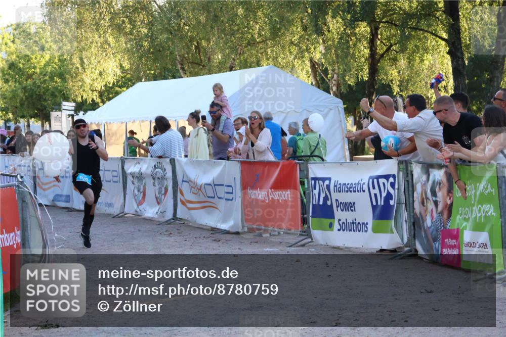 07.09.2025 - 19. Norderstedt Triathlon Zöllner http://msf.ph/oto/8780759 07.09.2025 17:37:07 Ziel 864, 929 meine-sportfotos.de