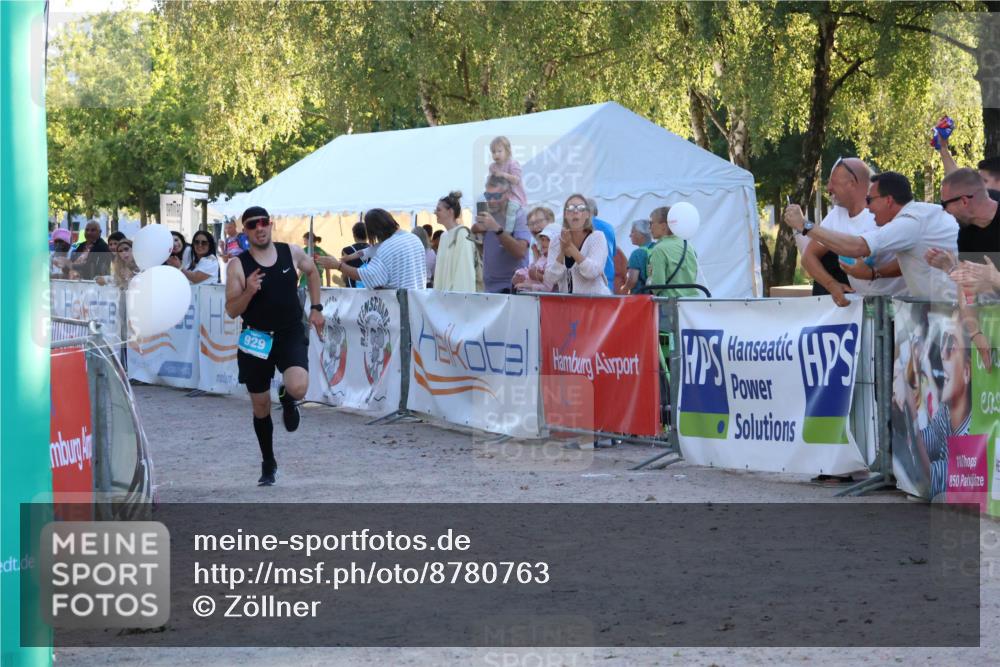07.09.2025 - 19. Norderstedt Triathlon Zöllner http://msf.ph/oto/8780763 07.09.2025 17:37:07 Ziel 864, 929 meine-sportfotos.de