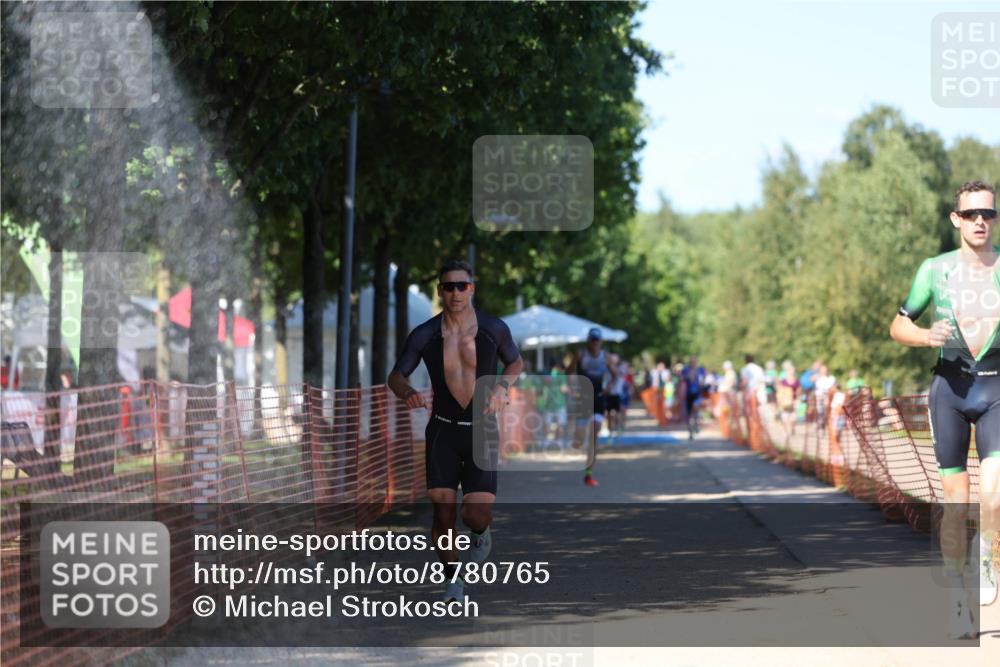 07.09.2025 - 19. Norderstedt Triathlon Michael Strokosch http://msf.ph/oto/8780765 07.09.2025 15:01:56 Laufen 911, 988, 1014 meine-sportfotos.de