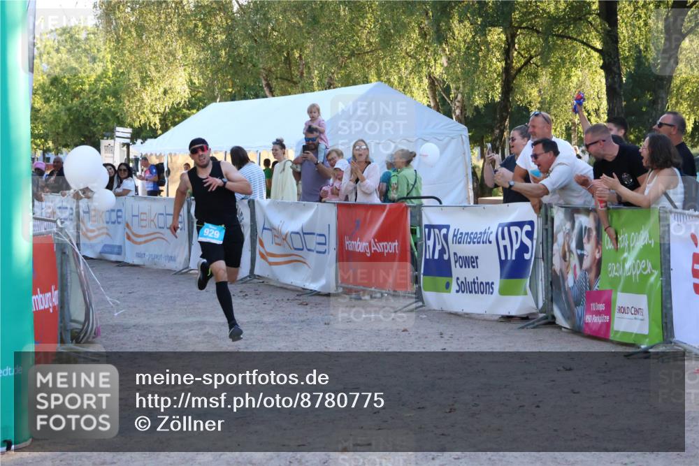 07.09.2025 - 19. Norderstedt Triathlon Zöllner http://msf.ph/oto/8780775 07.09.2025 17:37:07 Ziel 864, 929 meine-sportfotos.de