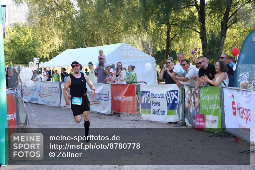 07.09.2025 - 19. Norderstedt Triathlon Zöllner http://msf.ph/oto/8780778 07.09.2025 17:37:08 Ziel 864, 929 meine-sportfotos.de