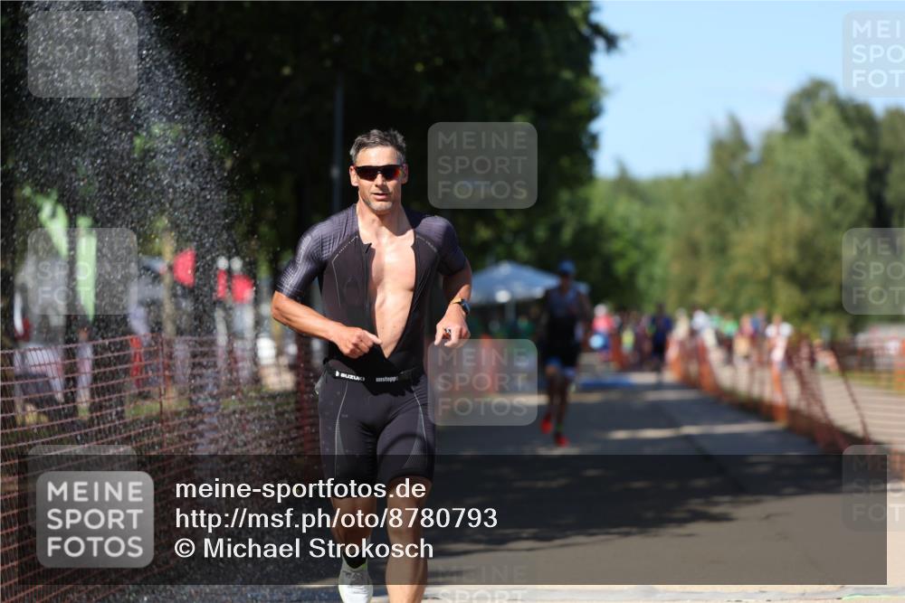 07.09.2025 - 19. Norderstedt Triathlon Michael Strokosch http://msf.ph/oto/8780793 07.09.2025 15:01:58 Laufen 911, 988, 1014 meine-sportfotos.de