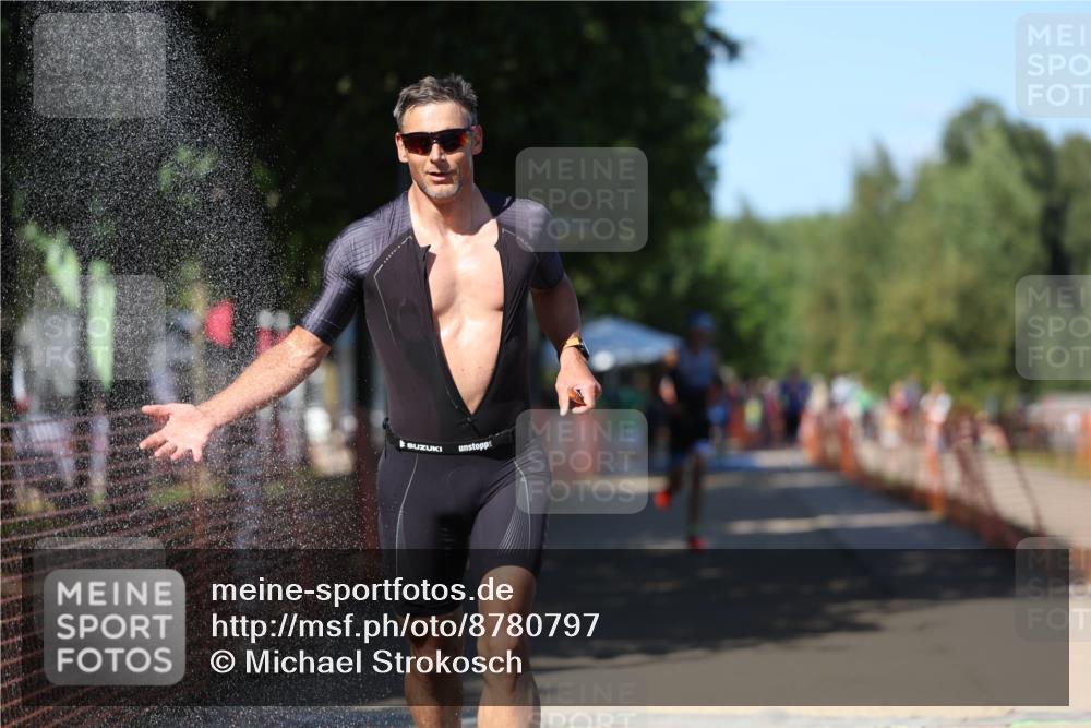 07.09.2025 - 19. Norderstedt Triathlon Michael Strokosch http://msf.ph/oto/8780797 07.09.2025 15:01:59 Laufen 911, 988, 1014 meine-sportfotos.de