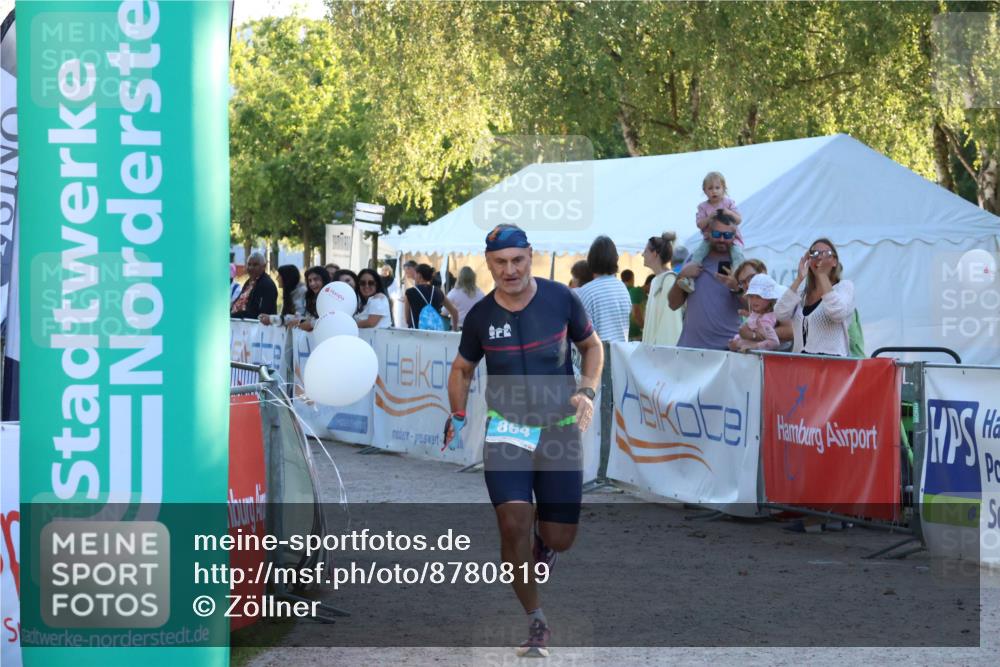 07.09.2025 - 19. Norderstedt Triathlon Zöllner http://msf.ph/oto/8780819 07.09.2025 17:37:10 Ziel 864, 929 meine-sportfotos.de