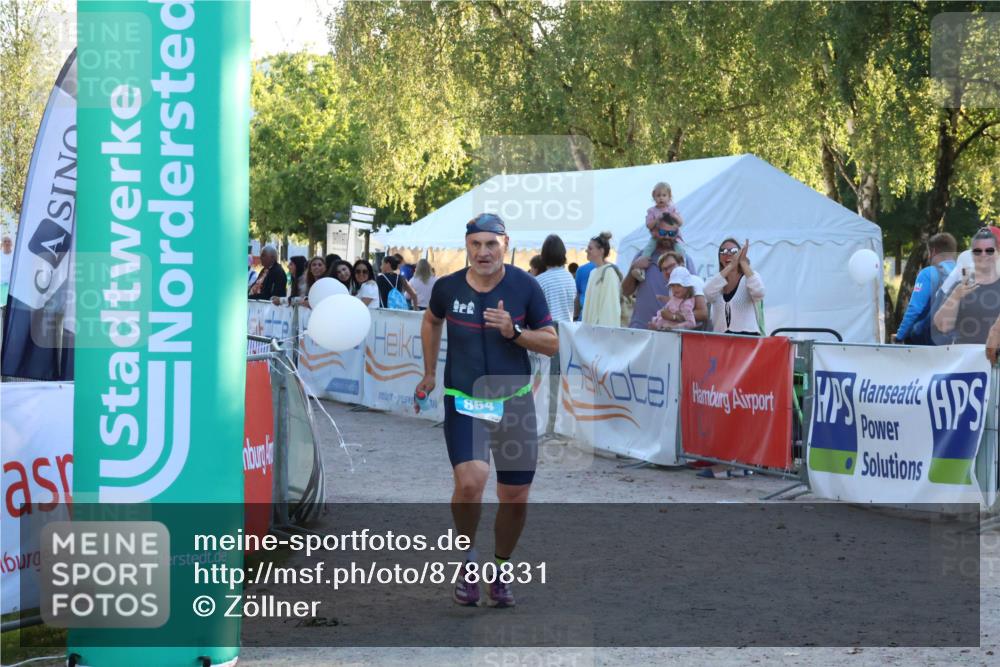07.09.2025 - 19. Norderstedt Triathlon Zöllner http://msf.ph/oto/8780831 07.09.2025 17:37:11 Ziel 864, 929 meine-sportfotos.de