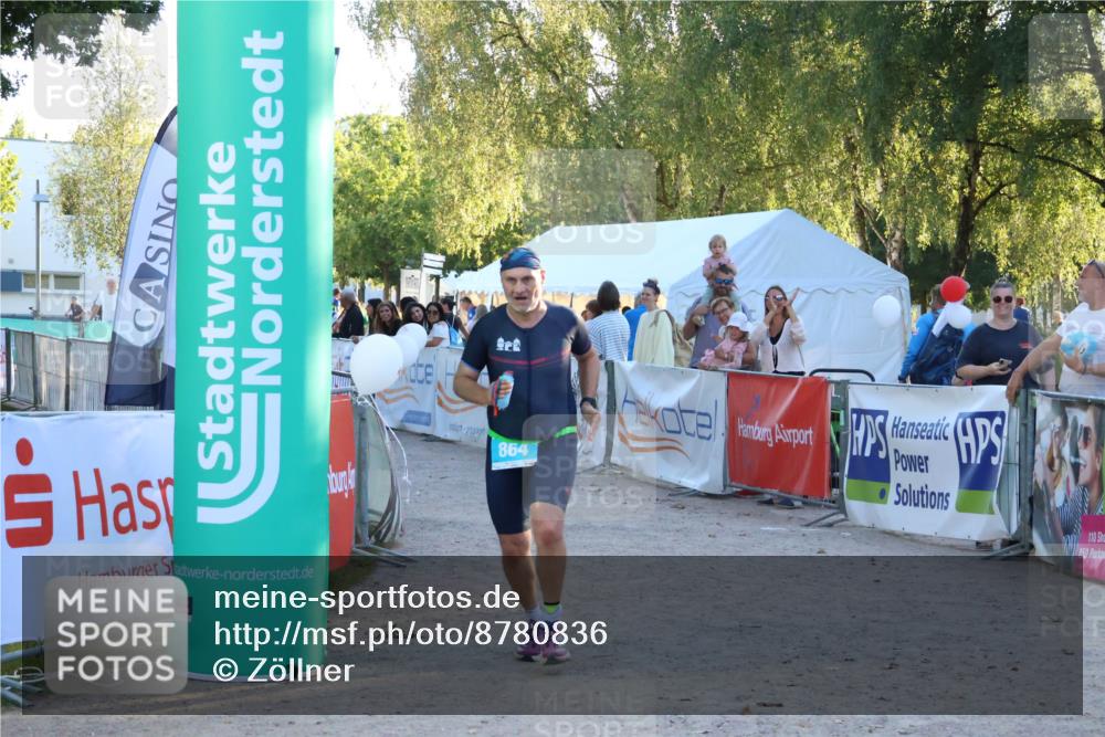 07.09.2025 - 19. Norderstedt Triathlon Zöllner http://msf.ph/oto/8780836 07.09.2025 17:37:11 Ziel 864, 929 meine-sportfotos.de