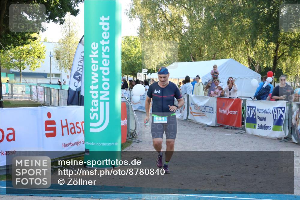 07.09.2025 - 19. Norderstedt Triathlon Zöllner http://msf.ph/oto/8780840 07.09.2025 17:37:12 Ziel 864, 929 meine-sportfotos.de