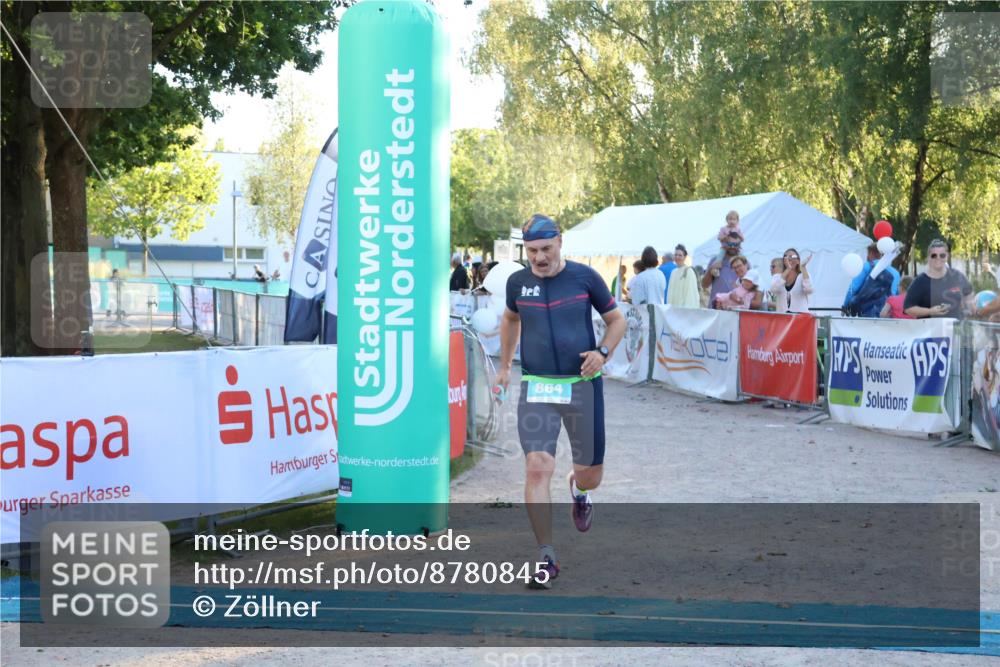 07.09.2025 - 19. Norderstedt Triathlon Zöllner http://msf.ph/oto/8780845 07.09.2025 17:37:12 Ziel 864, 929 meine-sportfotos.de
