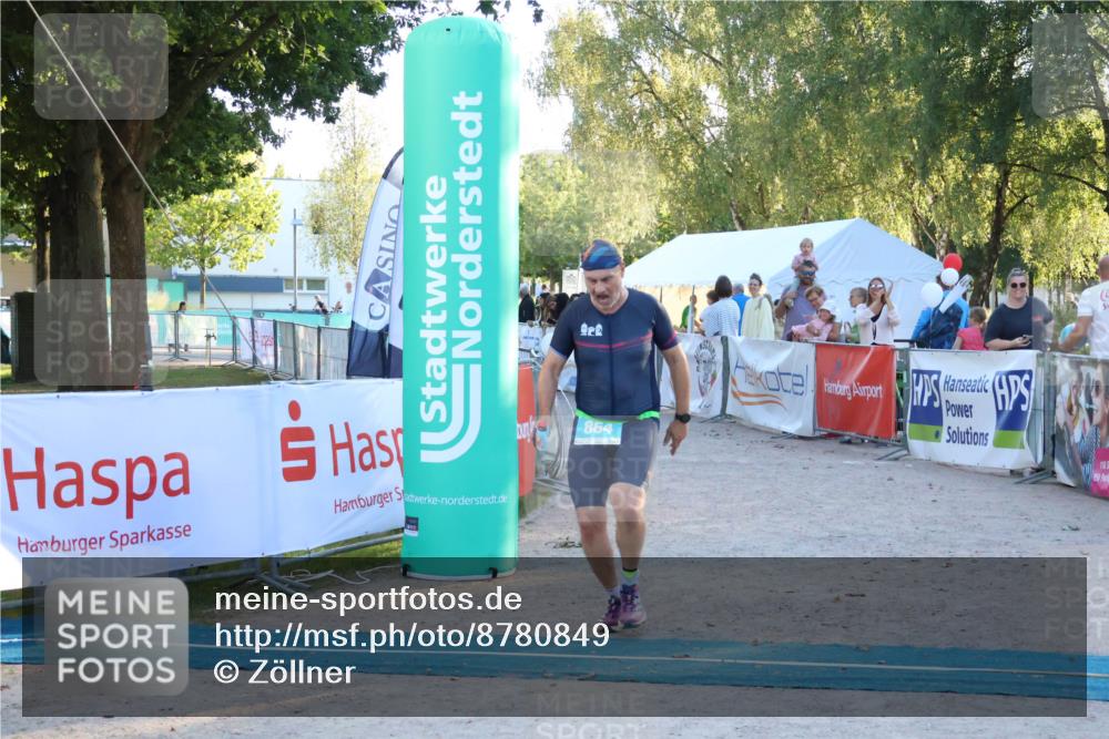 07.09.2025 - 19. Norderstedt Triathlon Zöllner http://msf.ph/oto/8780849 07.09.2025 17:37:12 Ziel 864, 929 meine-sportfotos.de