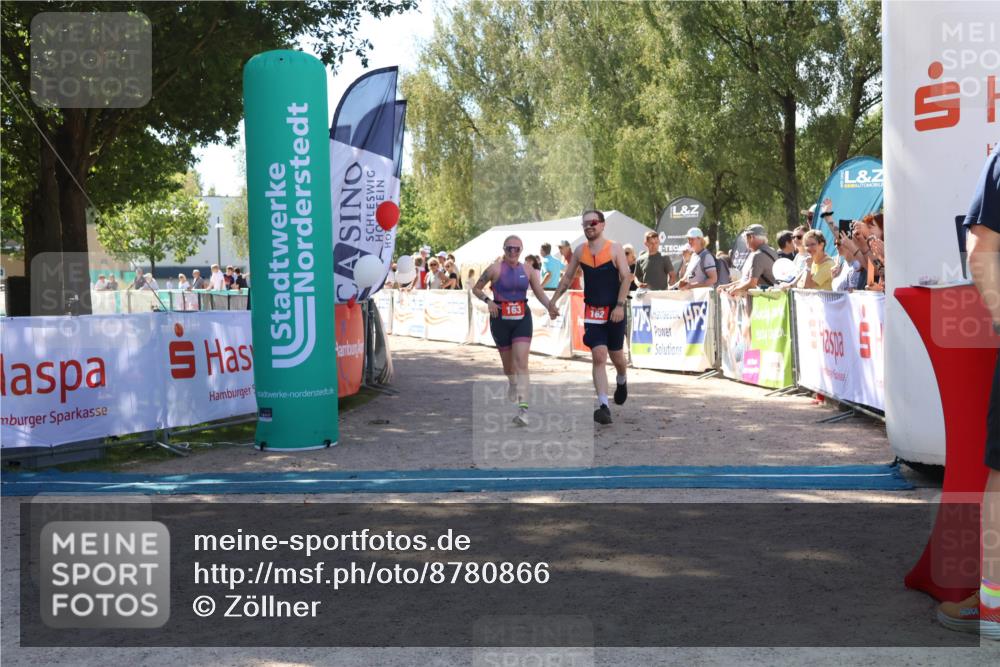 07.09.2025 - 19. Norderstedt Triathlon Zöllner http://msf.ph/oto/8780866 07.09.2025 12:51:56 Ziel 162, 163 meine-sportfotos.de