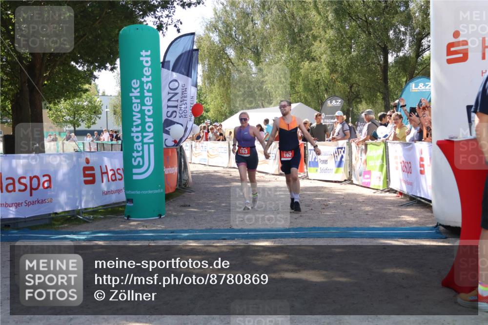 07.09.2025 - 19. Norderstedt Triathlon Zöllner http://msf.ph/oto/8780869 07.09.2025 12:51:56 Ziel 162, 163 meine-sportfotos.de