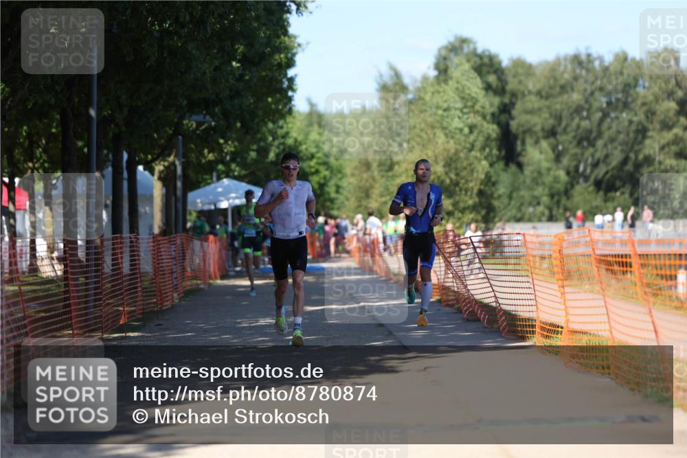 07.09.2025 - 19. Norderstedt Triathlon Michael Strokosch http://msf.ph/oto/8780874 07.09.2025 15:02:07 Laufen 988, 1041, 1421 meine-sportfotos.de