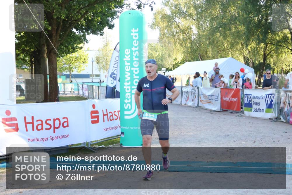 07.09.2025 - 19. Norderstedt Triathlon Zöllner http://msf.ph/oto/8780880 07.09.2025 17:37:13 Ziel 864, 929 meine-sportfotos.de