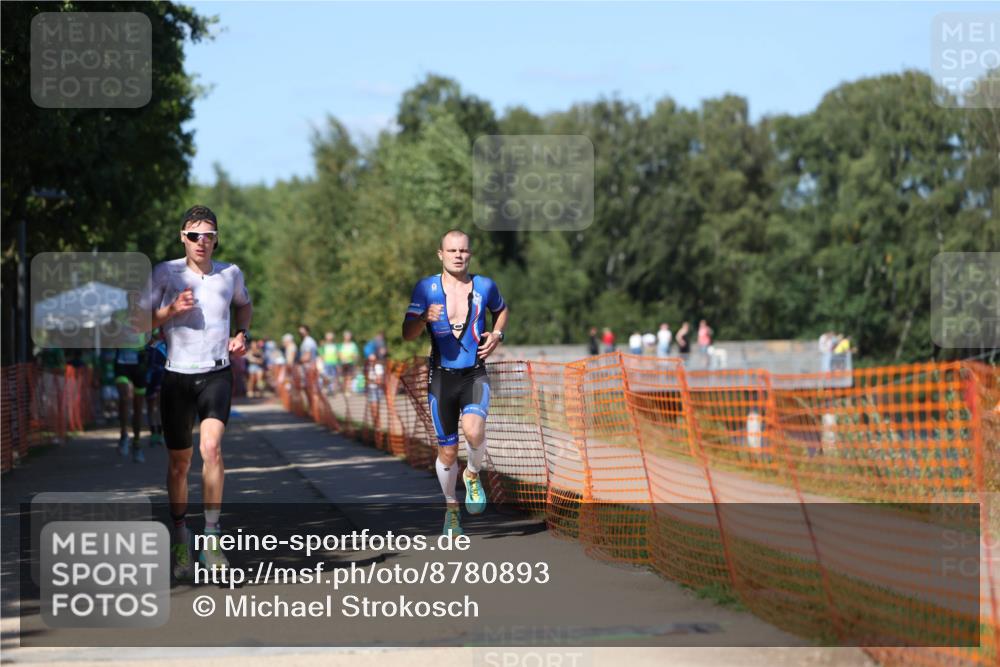 07.09.2025 - 19. Norderstedt Triathlon Michael Strokosch http://msf.ph/oto/8780893 07.09.2025 15:02:08 Laufen 988, 1041, 1421, 1469 meine-sportfotos.de