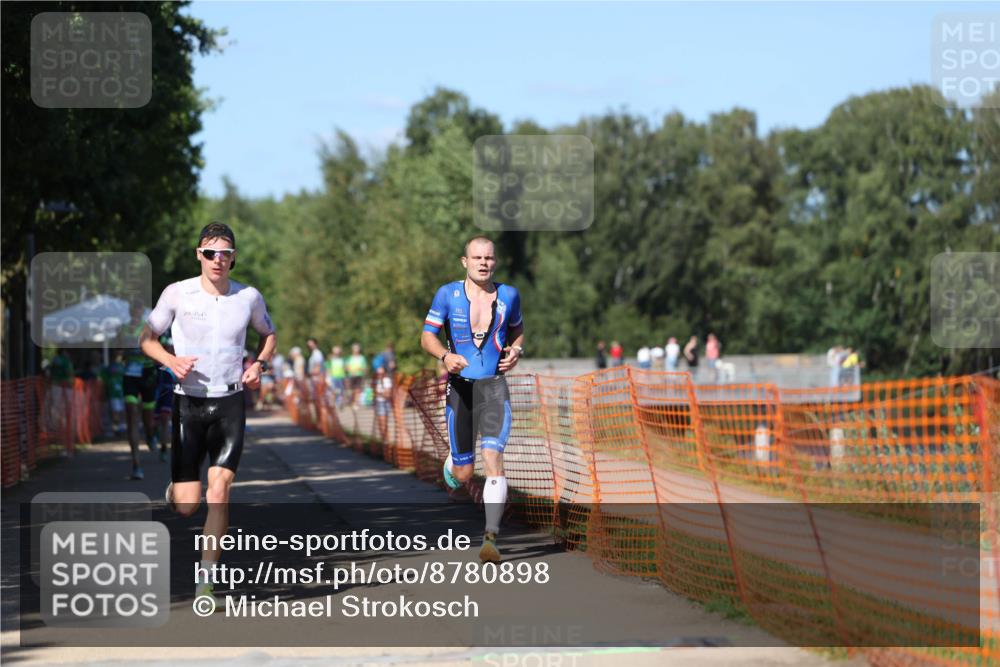 07.09.2025 - 19. Norderstedt Triathlon Michael Strokosch http://msf.ph/oto/8780898 07.09.2025 15:02:08 Laufen 988, 1041, 1421, 1469 meine-sportfotos.de