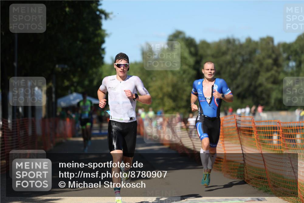 07.09.2025 - 19. Norderstedt Triathlon Michael Strokosch http://msf.ph/oto/8780907 07.09.2025 15:02:09 Laufen 1041, 1421, 1469 meine-sportfotos.de