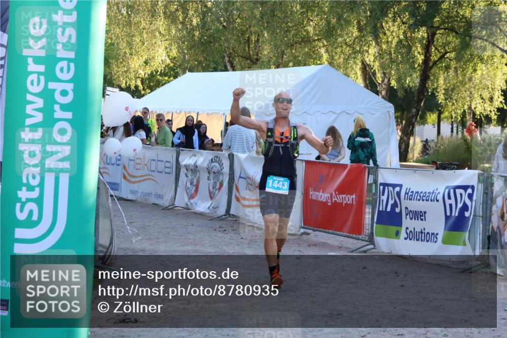 07.09.2025 - 19. Norderstedt Triathlon Zöllner http://msf.ph/oto/8780935 07.09.2025 17:37:42 Ziel 1443 meine-sportfotos.de