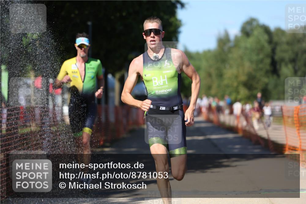07.09.2025 - 19. Norderstedt Triathlon Michael Strokosch http://msf.ph/oto/8781053 07.09.2025 15:02:32 Laufen 1032 meine-sportfotos.de