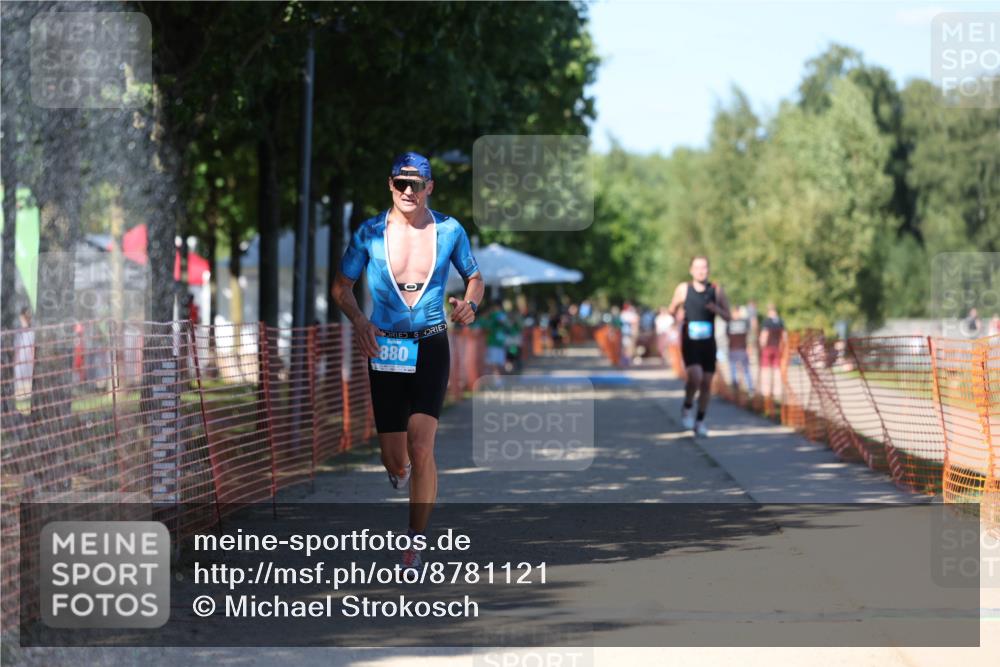 07.09.2025 - 19. Norderstedt Triathlon Michael Strokosch http://msf.ph/oto/8781121 07.09.2025 15:10:05 Laufen 363, 880, 1010, 1013 meine-sportfotos.de