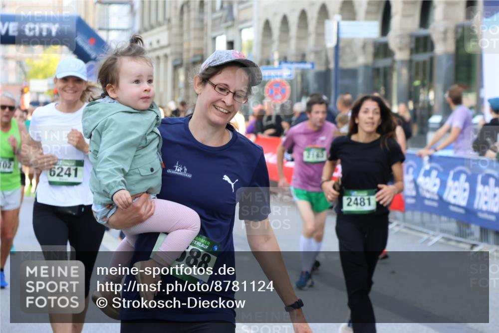 07.09.2025 - BARMER Alsterlauf Strokosch-Dieckow http://msf.ph/oto/8781124 07.09.2025 10:05:48 Ziel 2043, 2744, 3023, 3154, 3991, 4082, 4178, 4179, 4230, 4342, 4355, 4401, 4455, 4537, 4570, 4793, 4807, 5105, 5363, 5431, 5432, 5478, 5595, 5621, 5728, 5762, 5811, 6085, 6101, 6129, 6221, 6231, 8023, 8064, 8121, 8184, 8185, 8332, 8333, 8466 meine-sportfotos.de