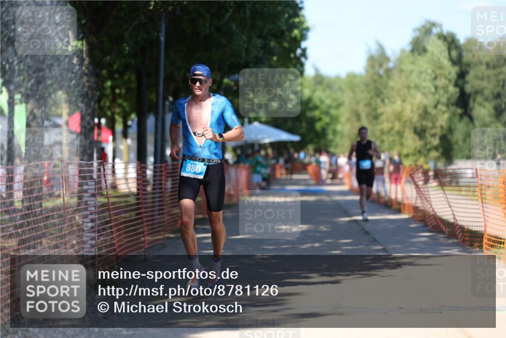 07.09.2025 - 19. Norderstedt Triathlon Michael Strokosch http://msf.ph/oto/8781126 07.09.2025 15:10:05 Laufen 363, 880, 1010, 1013 meine-sportfotos.de